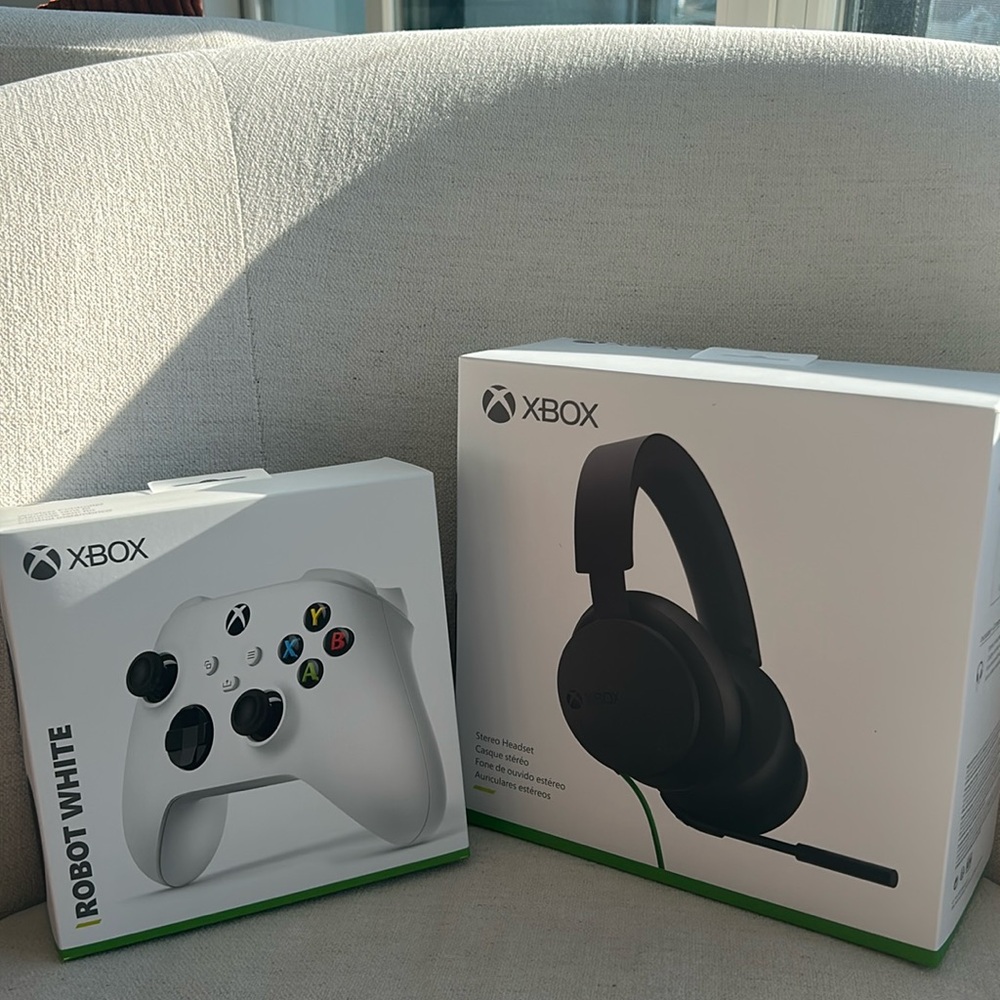 Brand new *** X box headset X/S and white controller